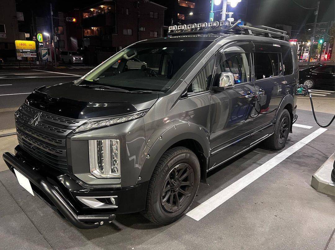 街拍新款得利卡d5,2.