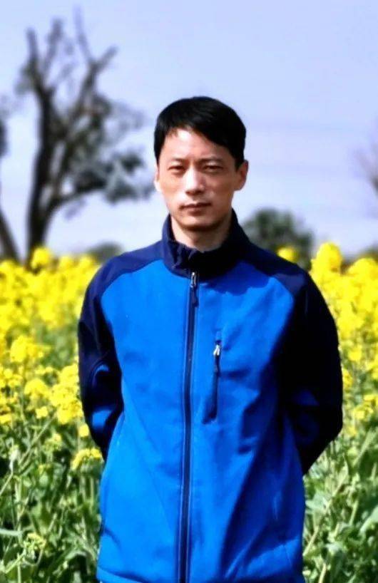 工作岗位:连云港灌云县伊山镇经发局灌云县伊山镇经发局副局长陈拙,兢