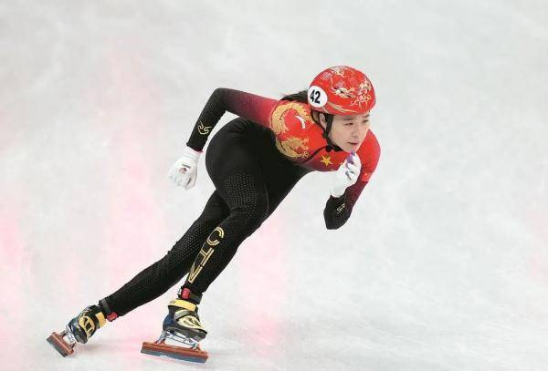 女子|短道速滑女子1000米，吉林省姐妹花韩雨桐张楚桐双双晋级！