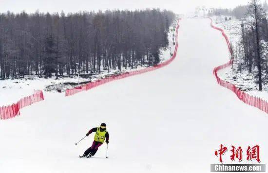 谈球吧体育【地理探究】地理视角看中国滑雪场分布图！为什么是高山滑雪参与人数最多？(图2)