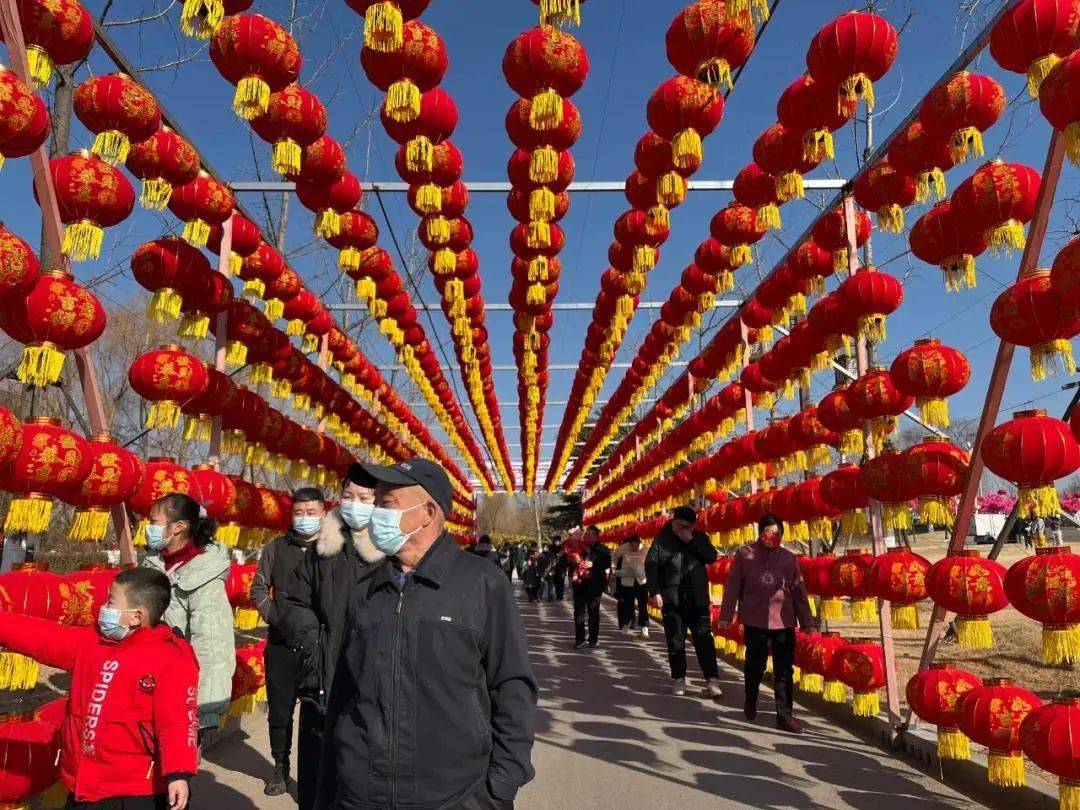 逛起来泰安大型赏民俗花灯节争相打卡