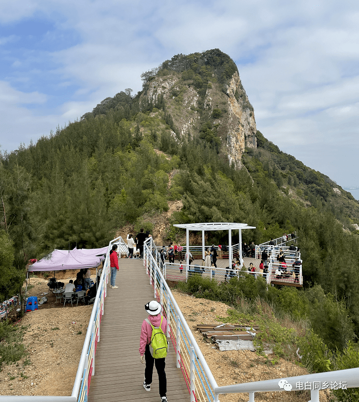 电白晏镜岭景区有村民"圈地收停车费",究竟合不合法?