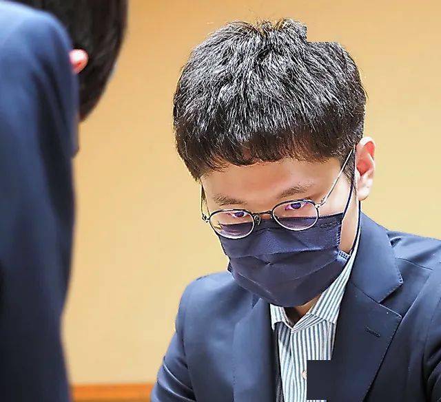 头衔男 7fe0c3dec18b4af29cecd8994ed823d3.jpeg