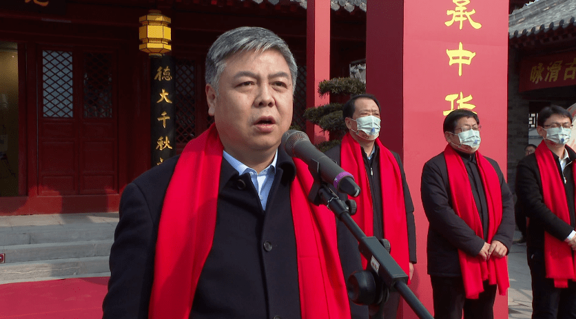 仪式上,县委书记陈忠宣布:"滑县欧阳书院开院.