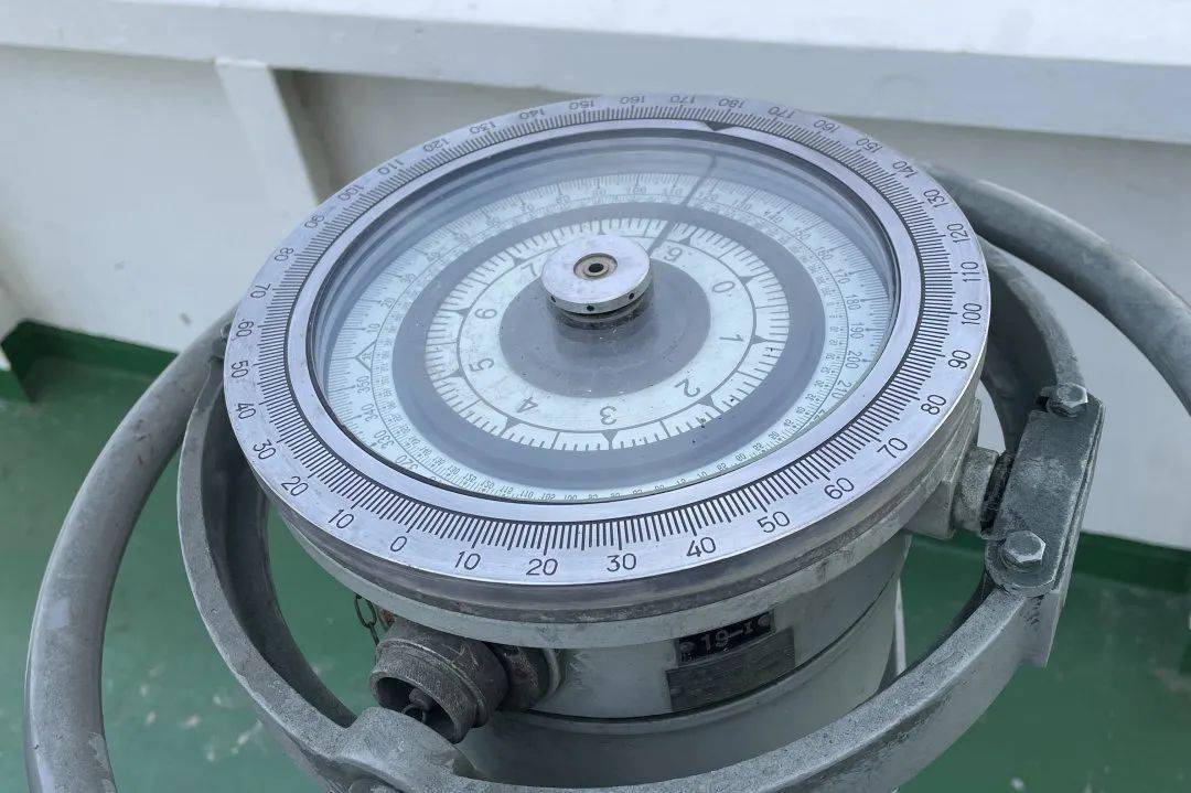 过大的情况,建议通过计算算出磁罗经自差和陀螺罗经差具体数值是多少