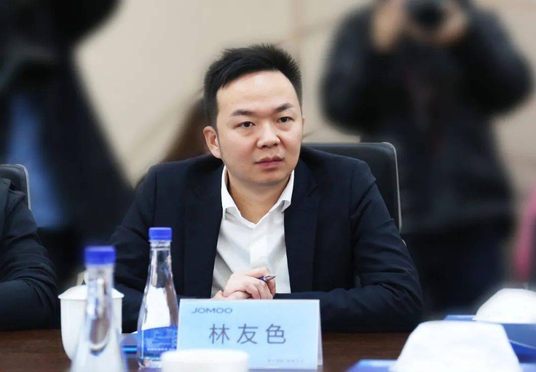 九牧集团执行总裁林友色九牧集团研发总裁林晓伟在坚持