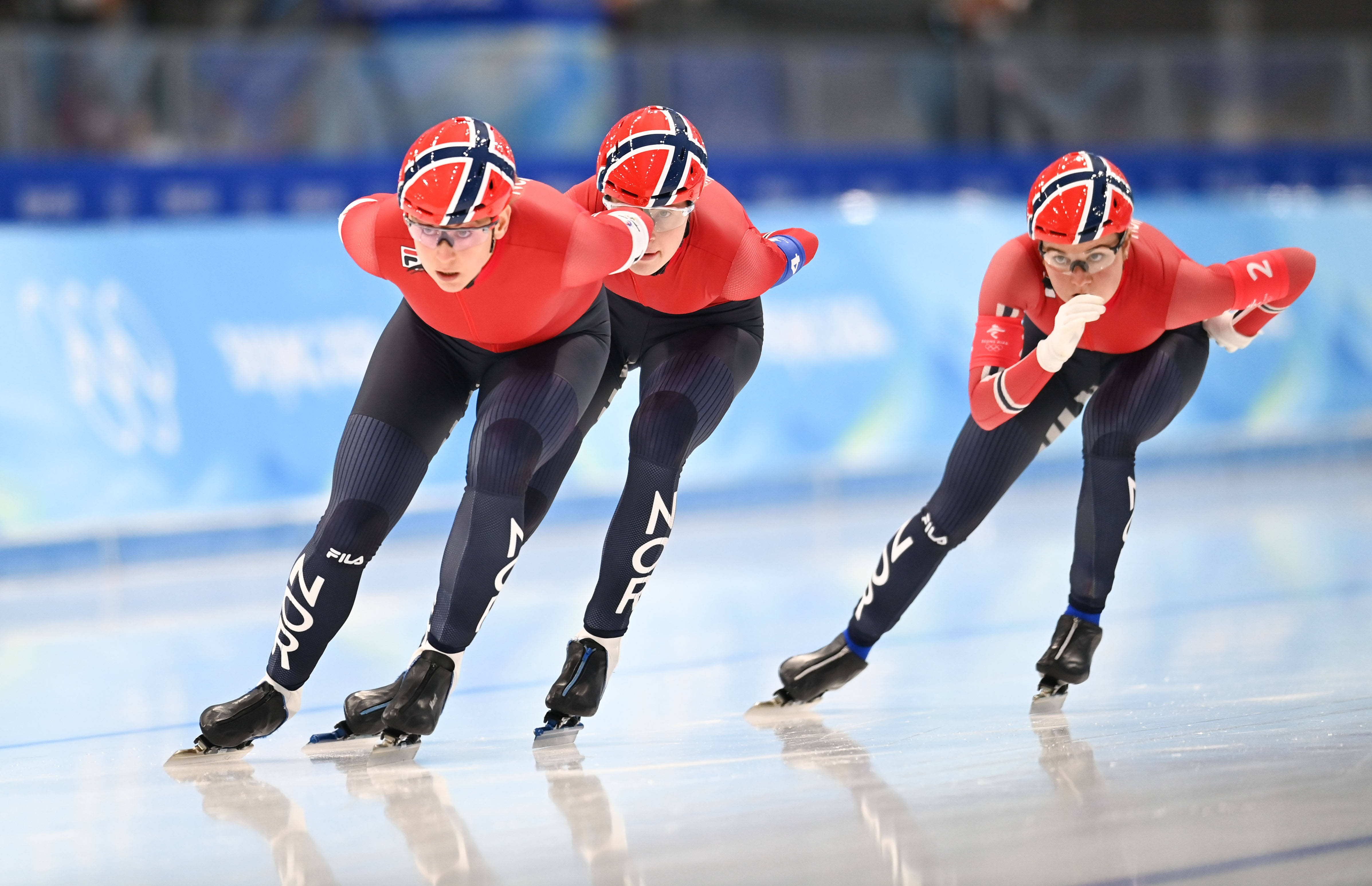 速度滑冰女子团体追逐14决赛赛况