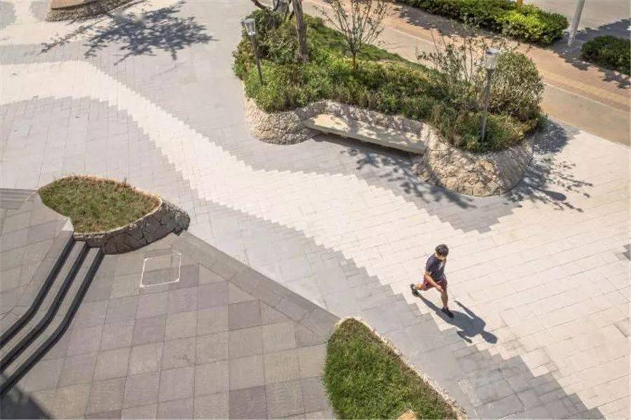 景观铺装实用篇这样的广场才能个性十足