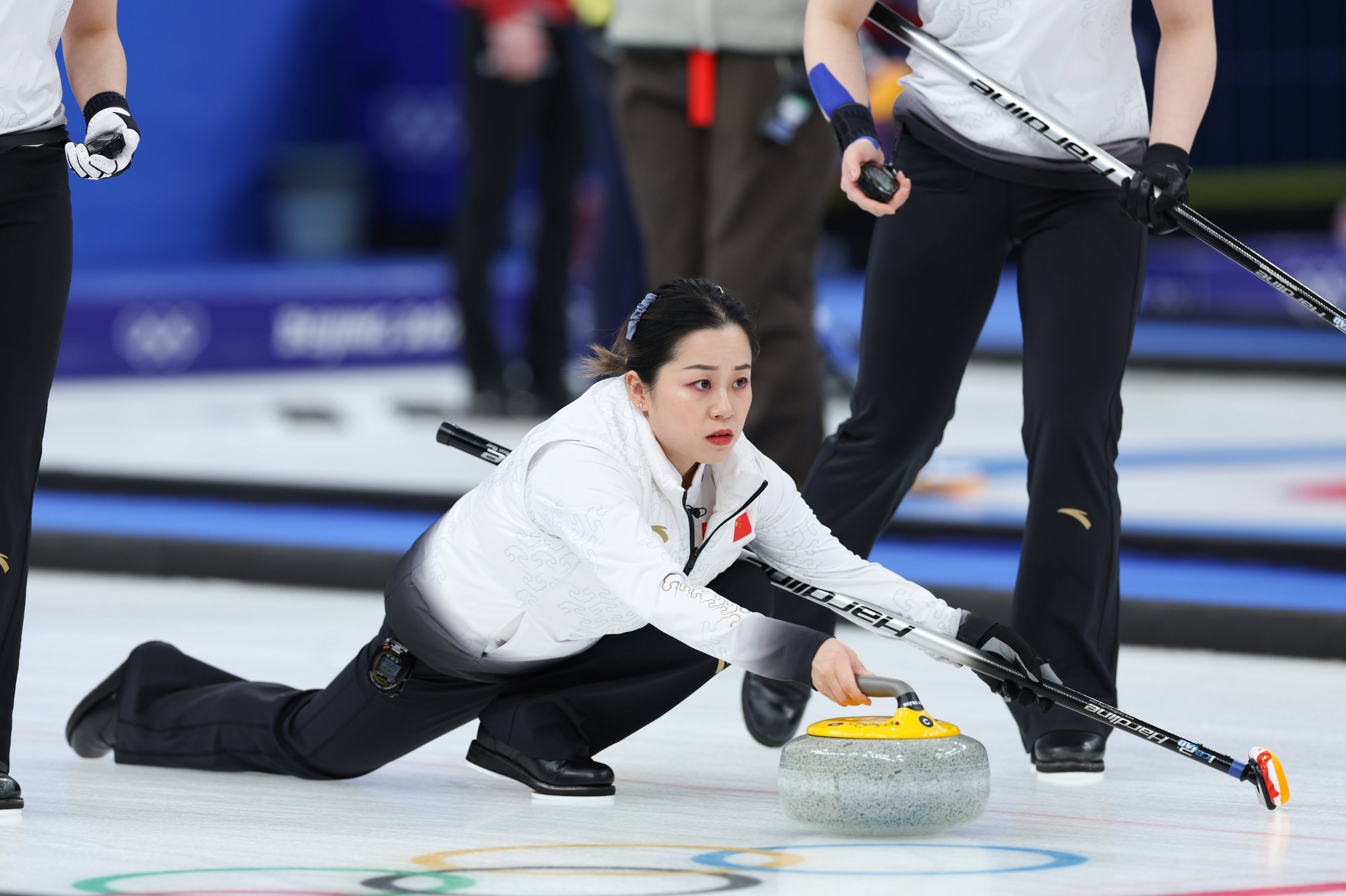 冰壶——女子循环赛:中国队迎战韩国队_进球创历史 中国男冰2比3惜败