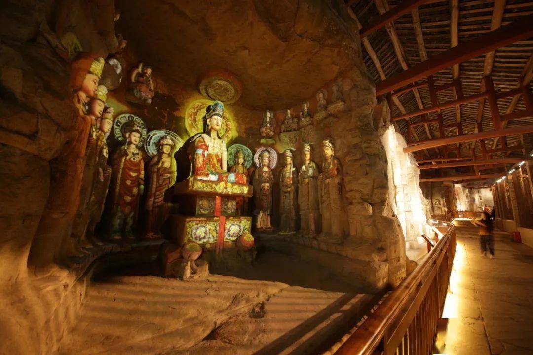 元宵夜游大足北山体验别样石刻