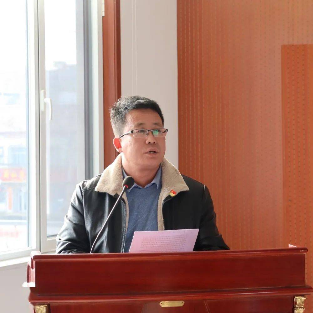 新城镇党政领导班子成员,全体机关干部,"第一书记",各村,镇直单位和