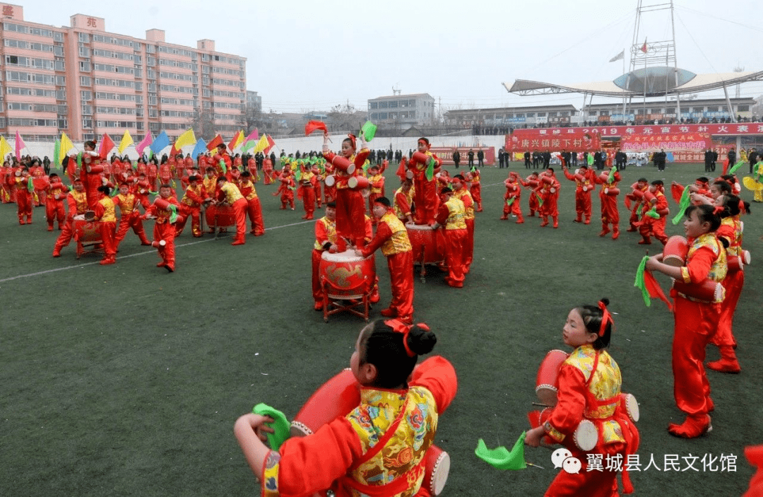 《威风锣鼓》表演:桥上镇社火表演队《盛世鼓舞》表演:唐兴镇南寿城村