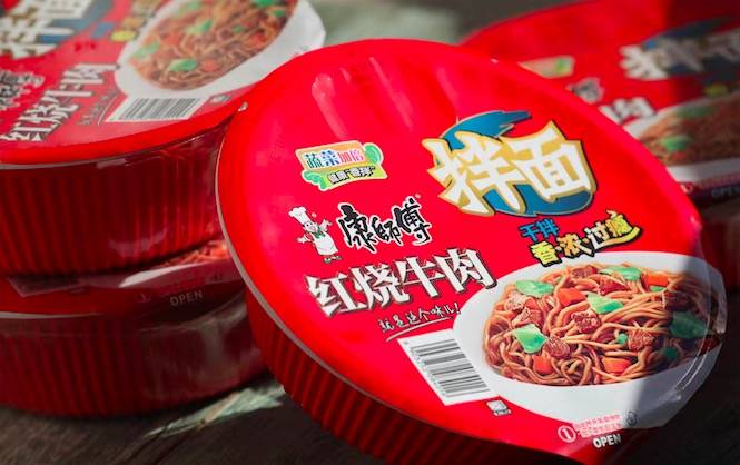桶面品牌排行_轮到方便面涨价了!康师傅一桶加5毛,网友哭称“他们不懂这种痛”