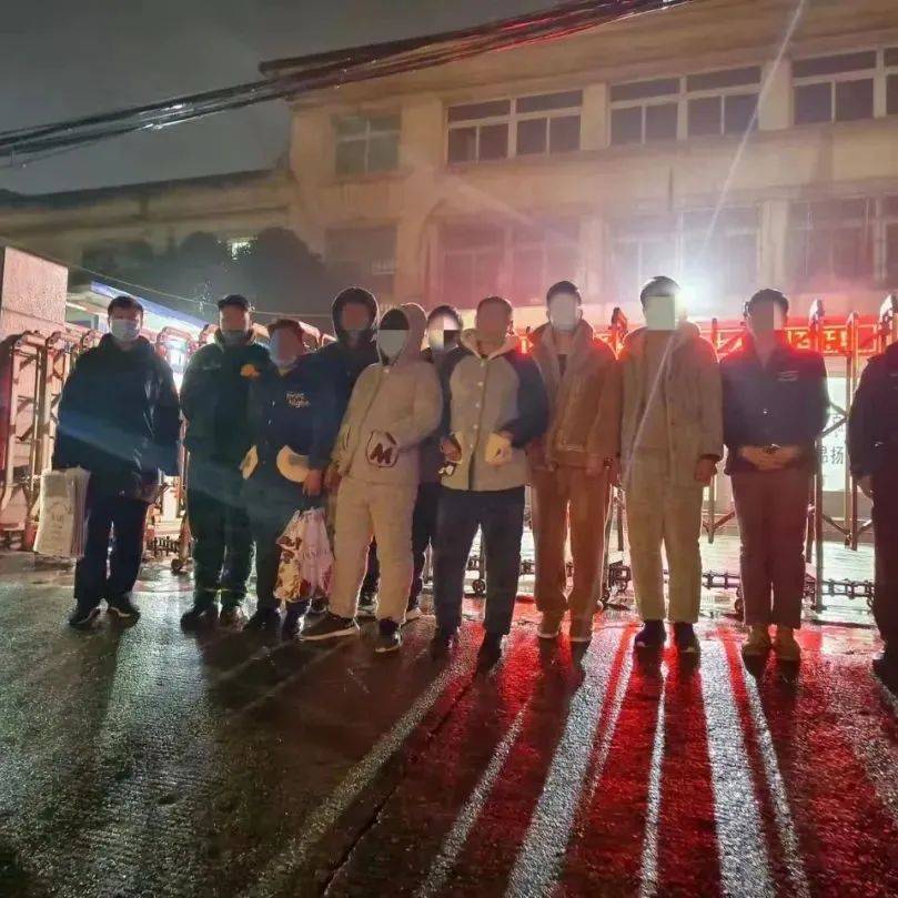 安徽男子赌博输1万块钱后报警,怀疑有人出老千诈骗自己_人员_房间内_马鞍山市