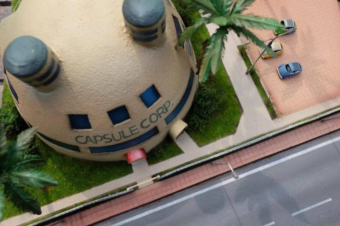 七龙珠中的胶囊公司用来配你的64小车正合适