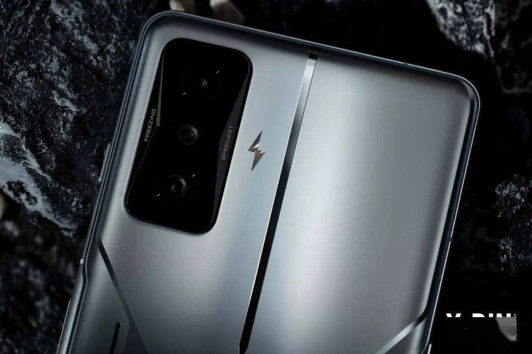 3299元的红米K50电竞版，又要焊死旗舰机的大门了？