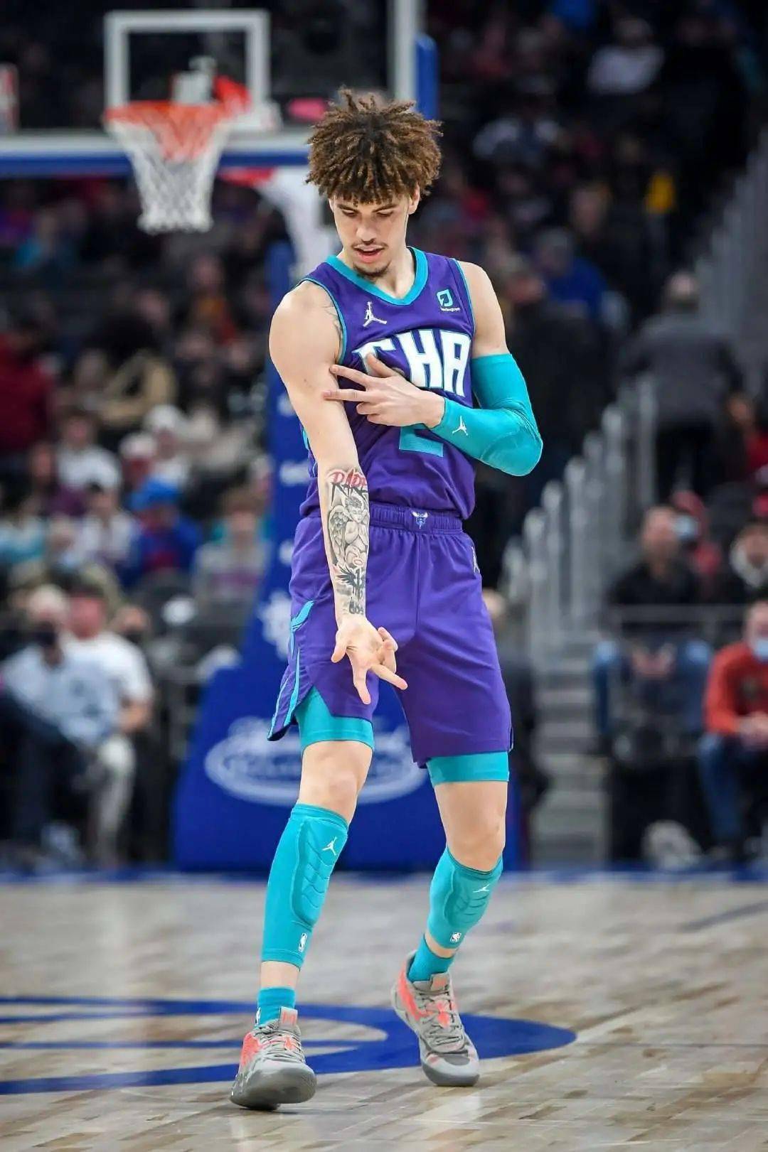 20岁就拥有自己的个人签名鞋…_morty_梅洛·鲍尔_rick