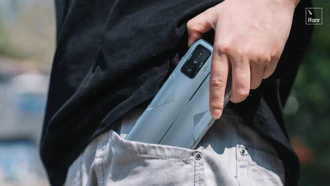 王者|Redmi K50 电竞版首发体验:3299 元起售,能否焊上游戏手机的大门?