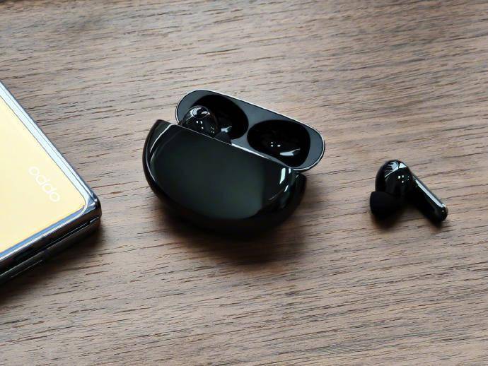 OPPO Enco X2旗舰真无线耳机官宣，刘作虎体验后怒赞其音质