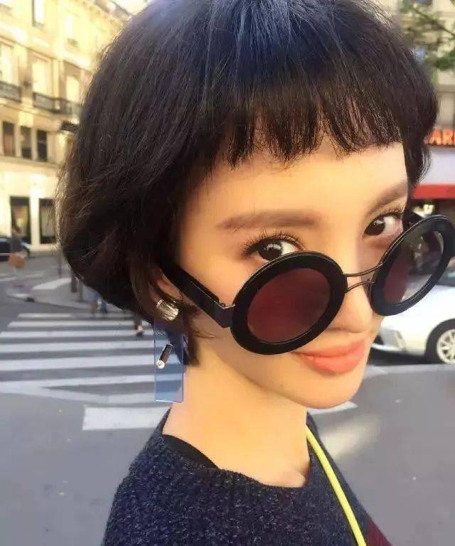 圆脸妹妹看过来!送你5招显脸小的小技巧!_线条_效果_脸型