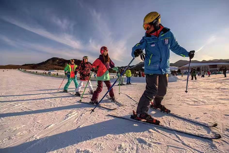 雪场|“冷资源”热起来，雪场与“滑雪小白”共同成长