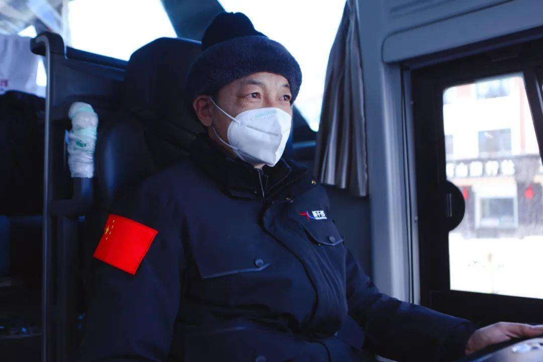 刘峰,在车与路之间贡献着属于自己的冬奥力量,在冰与雪之中铸就交通人