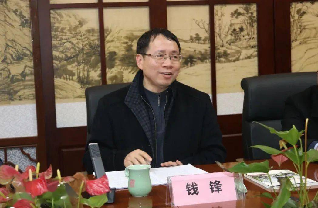 杭州市教育技术中心主任钱锋浙江省技术中心办公室主任赵川表示,教育