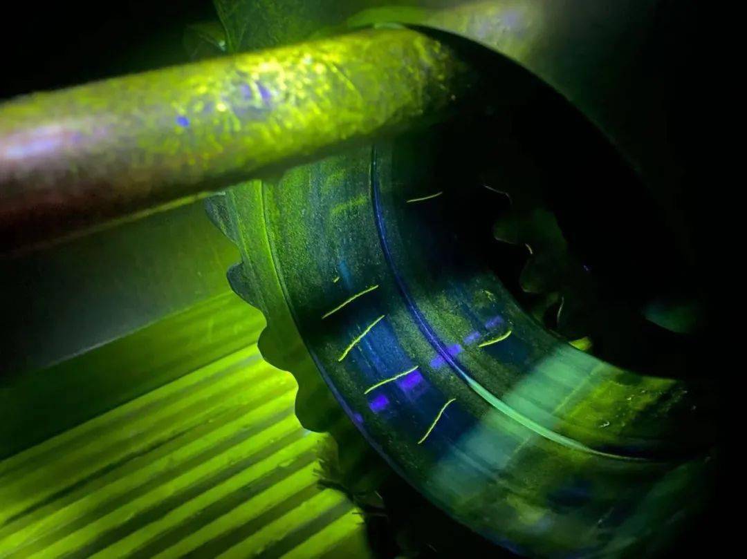 缺陷图轴承荧光磁粉检测裂纹显示