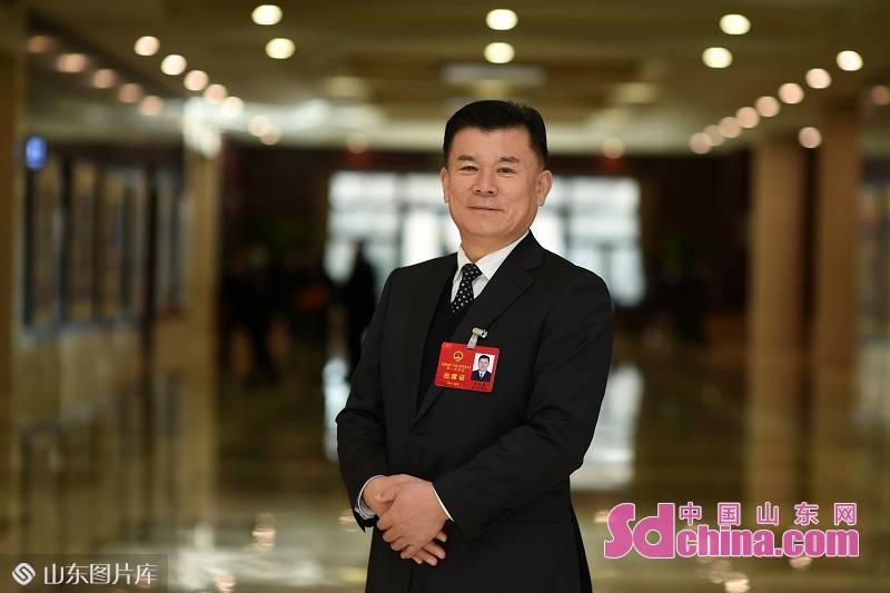 淄博市人大代表,淄川区双杨镇赵瓦村党委书记,村委会主任李久存建议