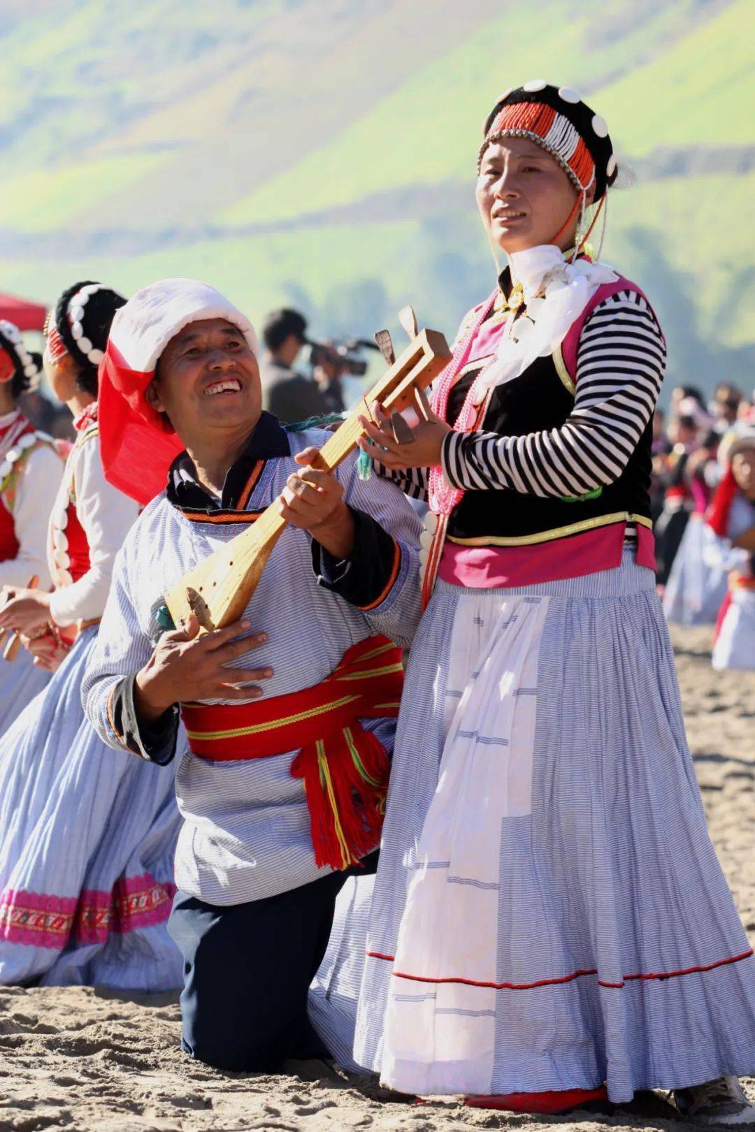 早安云南樱花初开阔时自傈僳族风情溢满东方大峡谷