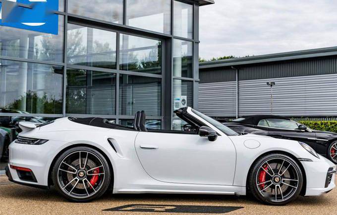 保时捷全新911海外实拍双门敞篷设计27秒破百