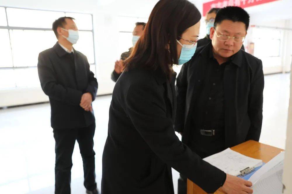 副县长杨柠芗深入黄龙县中学检查指导春季开学工作