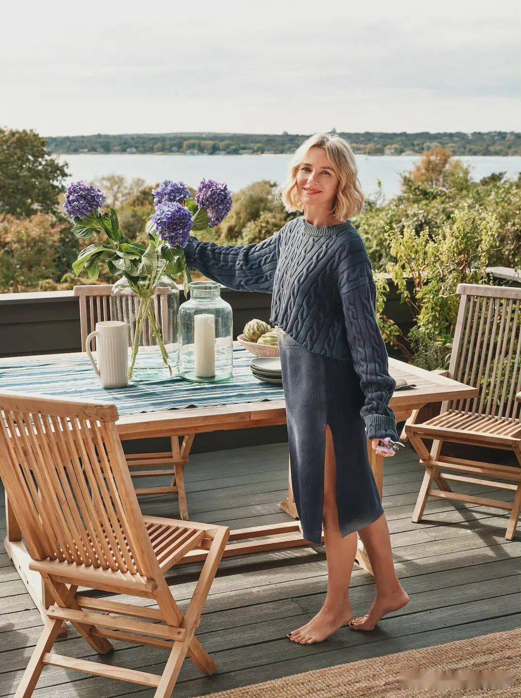 组图女星娜奥米沃茨居家风格杂志大片展现50优雅气质