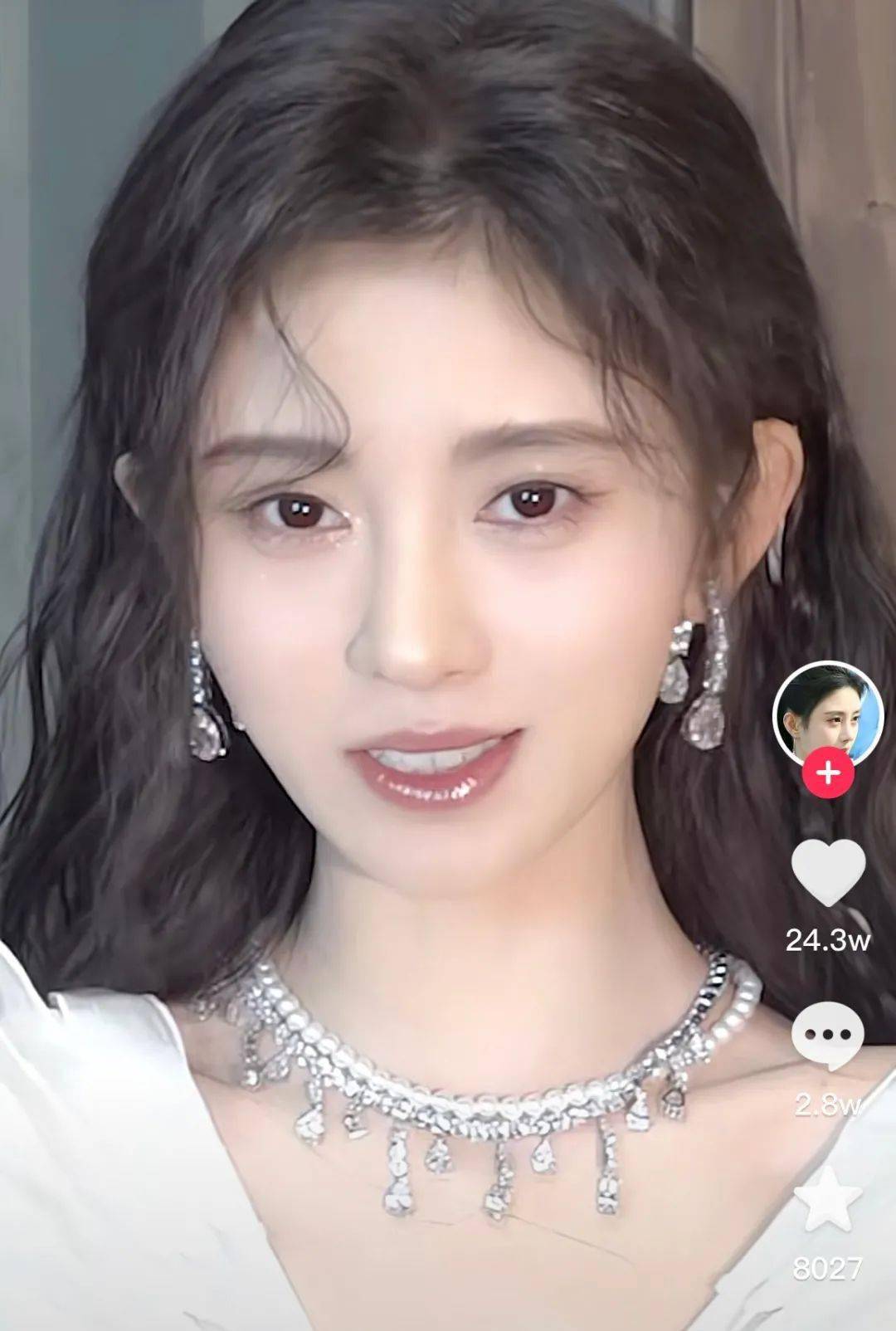 对比鞠婧祎又“换头”了？这前后差别也太大了吧！