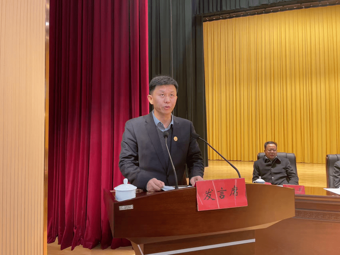 珠山区委书记高翔从"在倡导不求人上久久为功""在落实少见面上