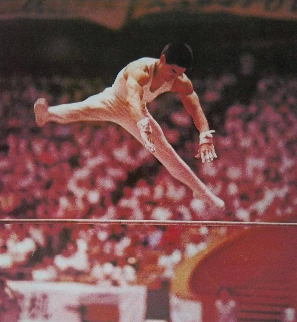 58岁"体操王子"李宁头发花白已经秃顶,身家上百亿仍为事业奔波_中国