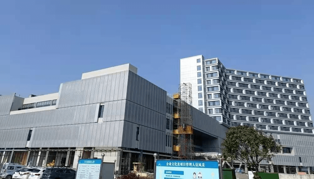 北接s208省道,线路全长约3705千米,工程主要内容包括拆建富春江一桥长