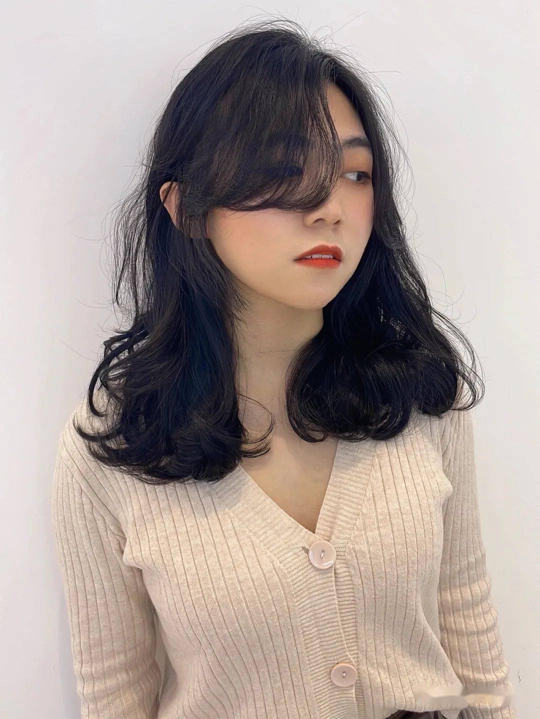 "渣女大卷烫"好看又不老气,超好打理_发型_卷发_中国