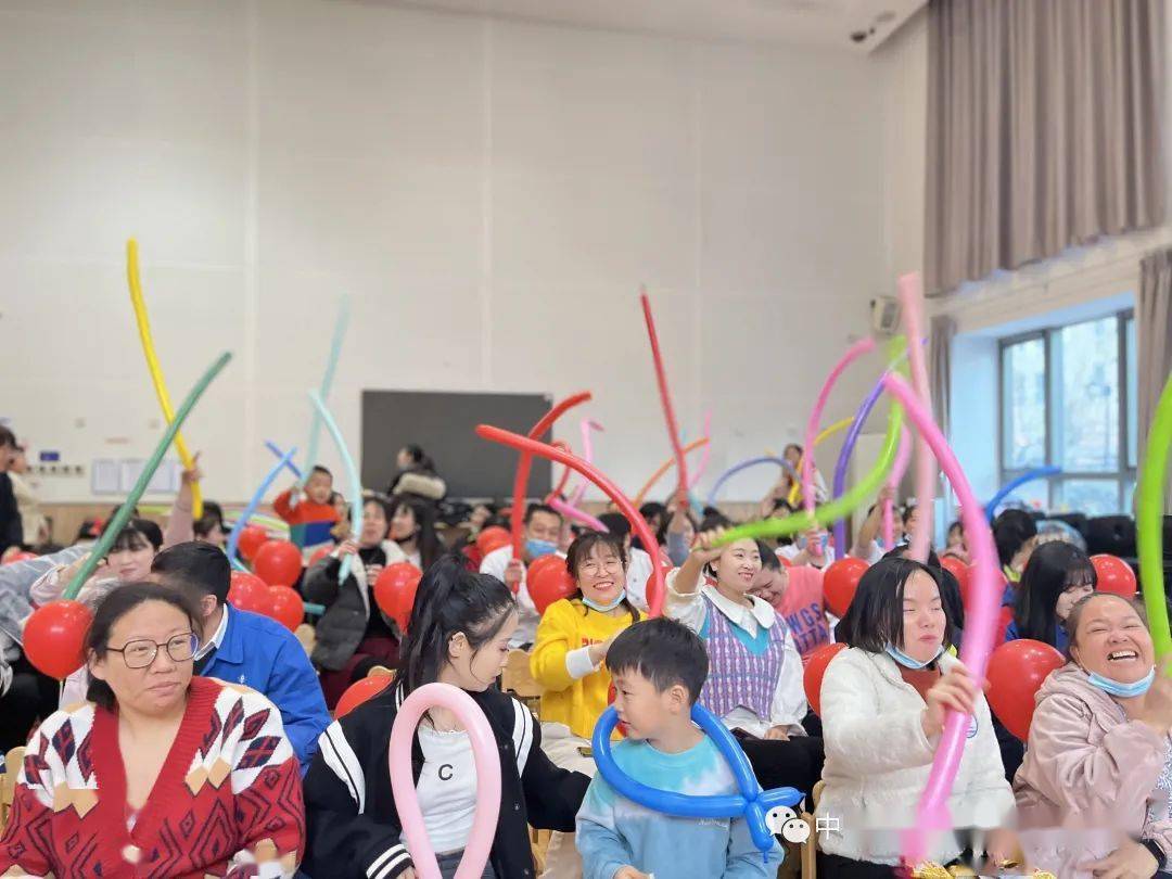 同心築夢一起向未來天津生態城海麗達幼兒園新學期表彰會