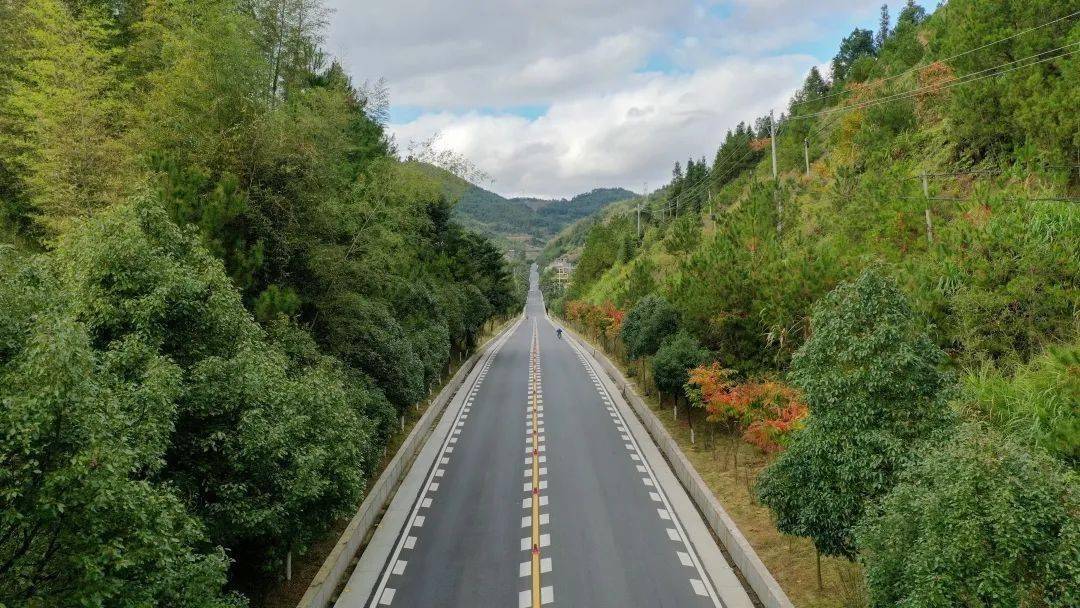 德化縣山高水長,山區公路漫長曲折,國省幹線管理養護工作難度大,情況