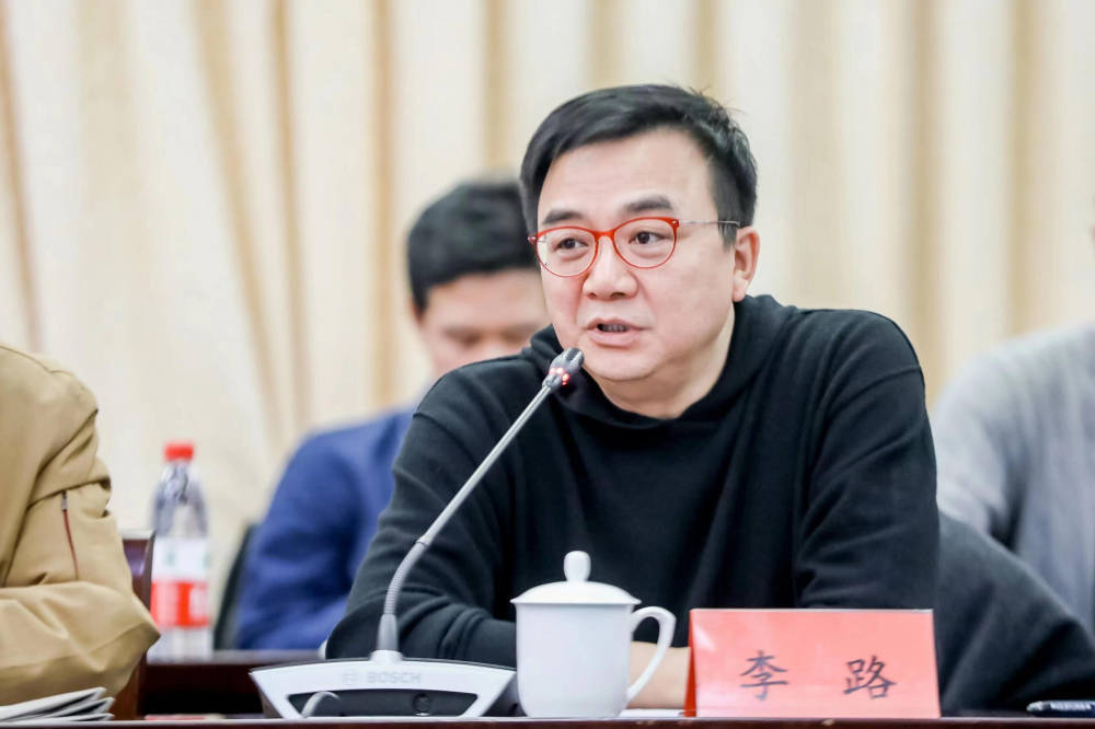 文化|中国作协、中国文联主席铁凝点赞《人世间》：它再次力证了文学与影视的亲密关系