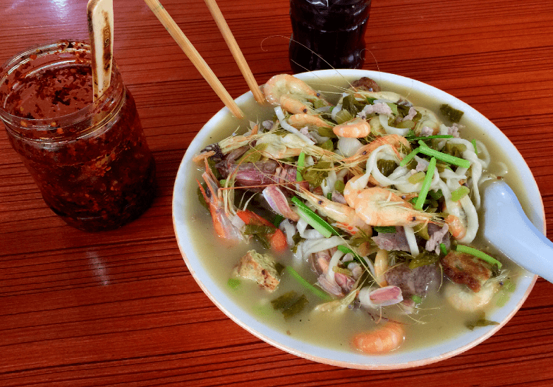 6「食饼筒」麦饼筒是象山十大特色小吃之一,石浦人习惯称食饼筒,席饼