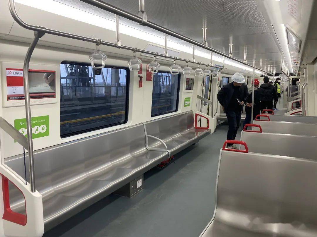 刚刚轻轨义东线首通段通车试运行带你抢先体验