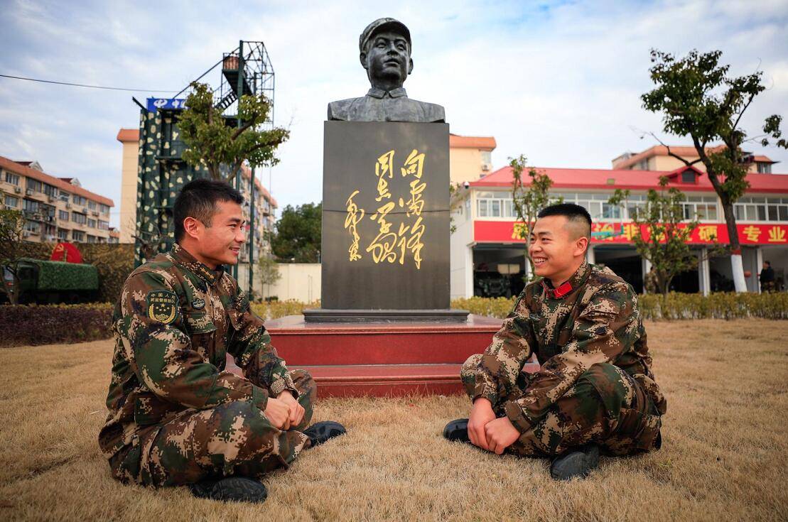 心貼心,情連情 他們妙招頻出助力新戰友度過