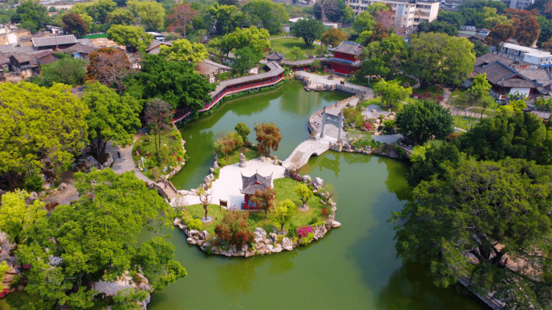 南公園外景今年元旦開業的芸易軒生活館和不久前開展的