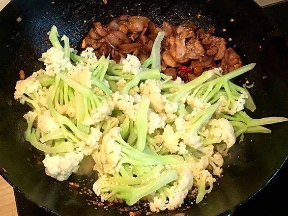 料酒|经典下饭菜干锅土豆片、花菜、千叶豆腐,一招学会!
