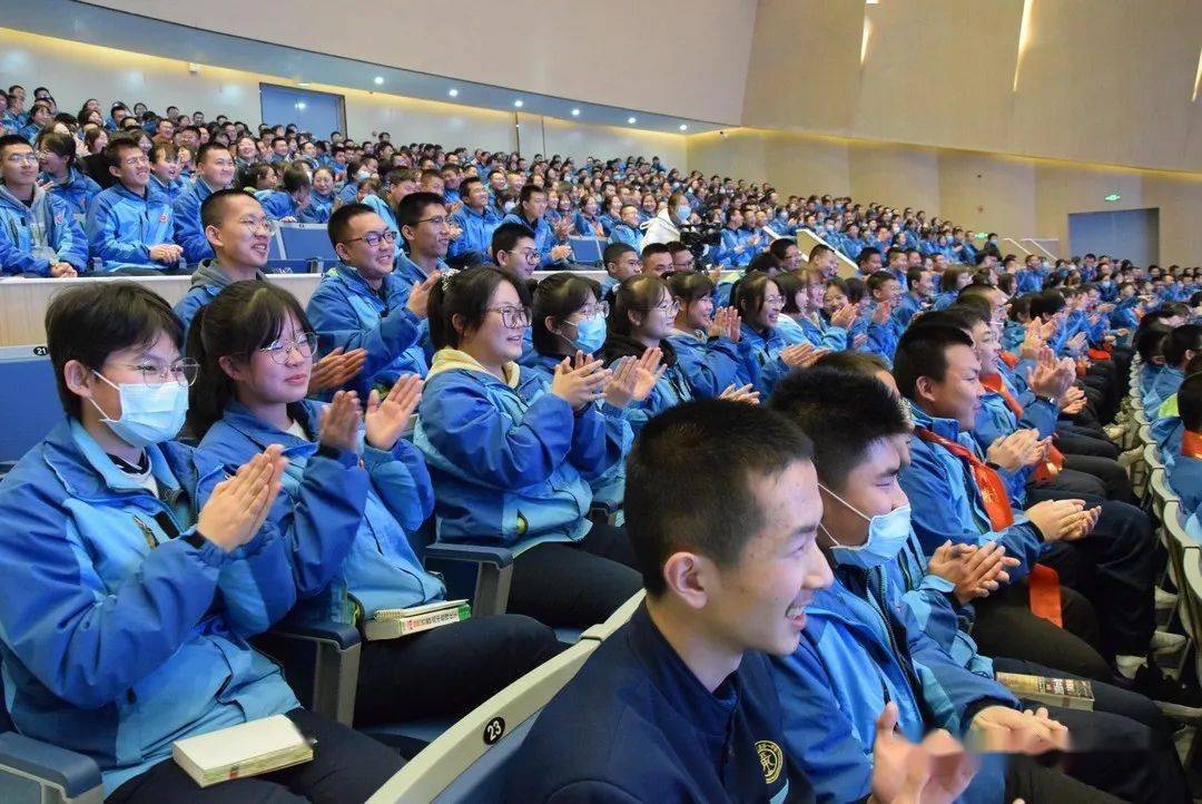 平凉一中举行2022届高三百日冲刺誓师动员大会