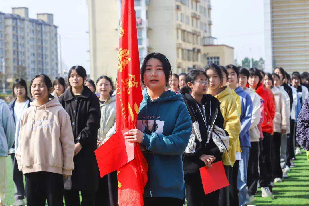 热血沸腾今天泾县二中千名学子百日誓师