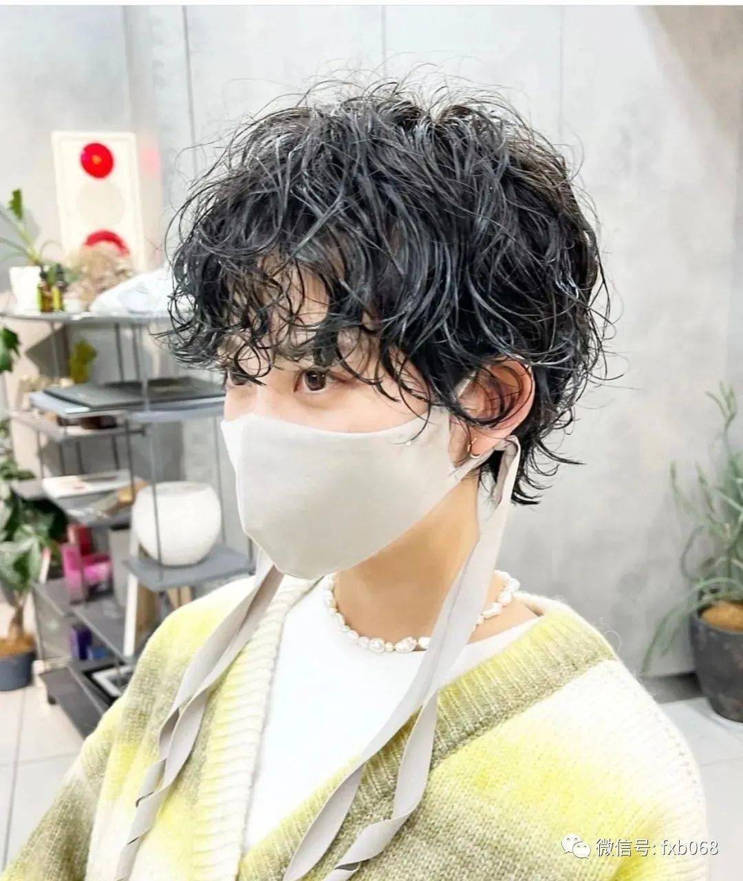 颜色和形状,是肉眼所能观察到的,一般分为5种类型:直发,波发,卷发