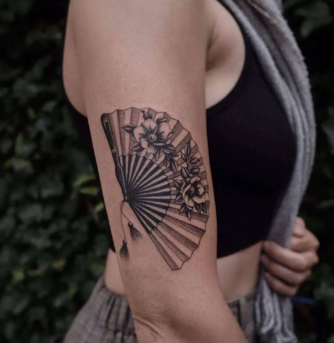 扇子_羽扇_团扇